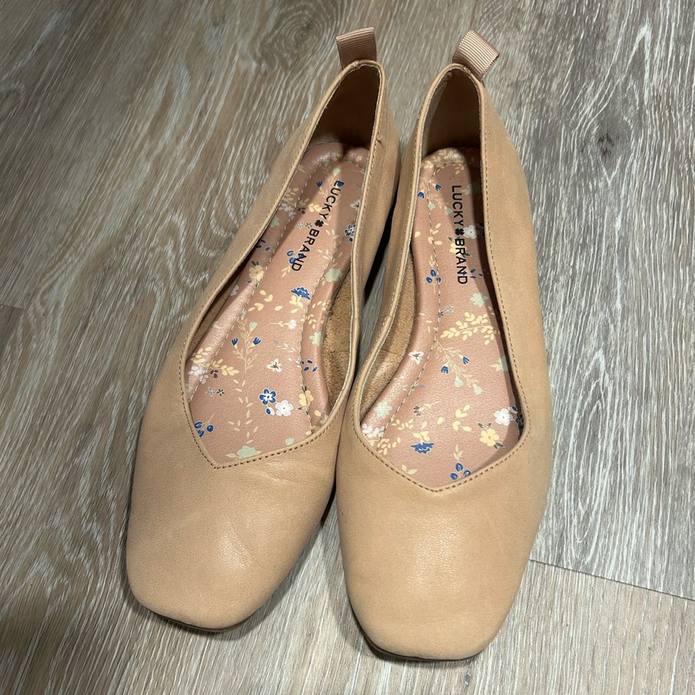 Lucky Brand Women's Tan Flats